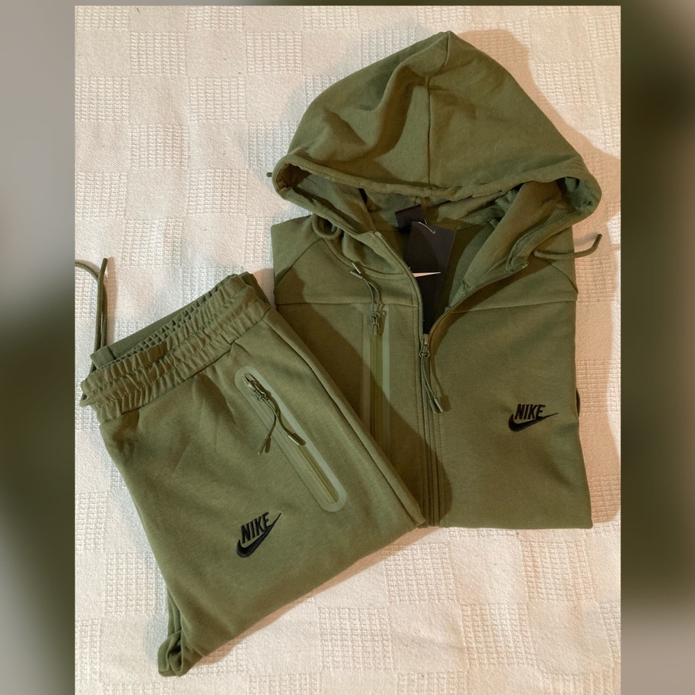 Nike Track Suit